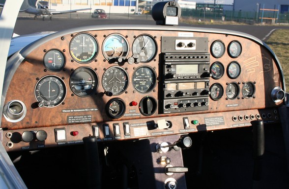 Tableau de bord d'un avion léger